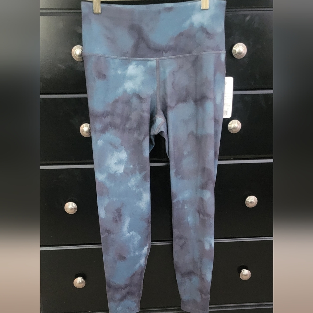 APANA Leggings Yoga Lifestyle 7/8 Length Size Small NWT Tie Dye